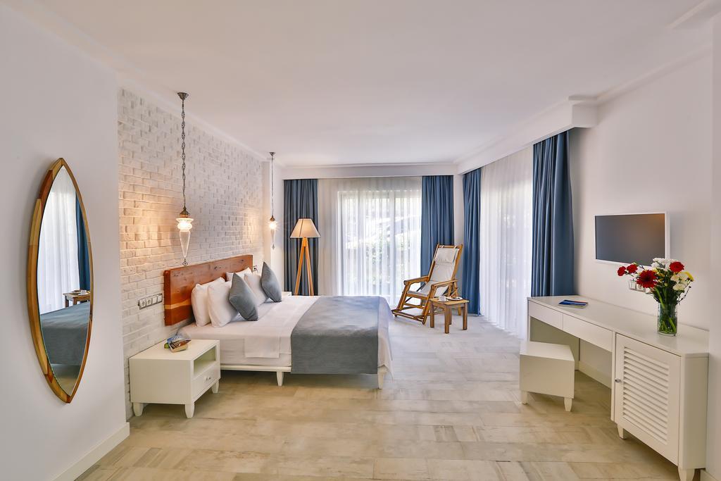 Arnna Hotel Каш Екстериор снимка