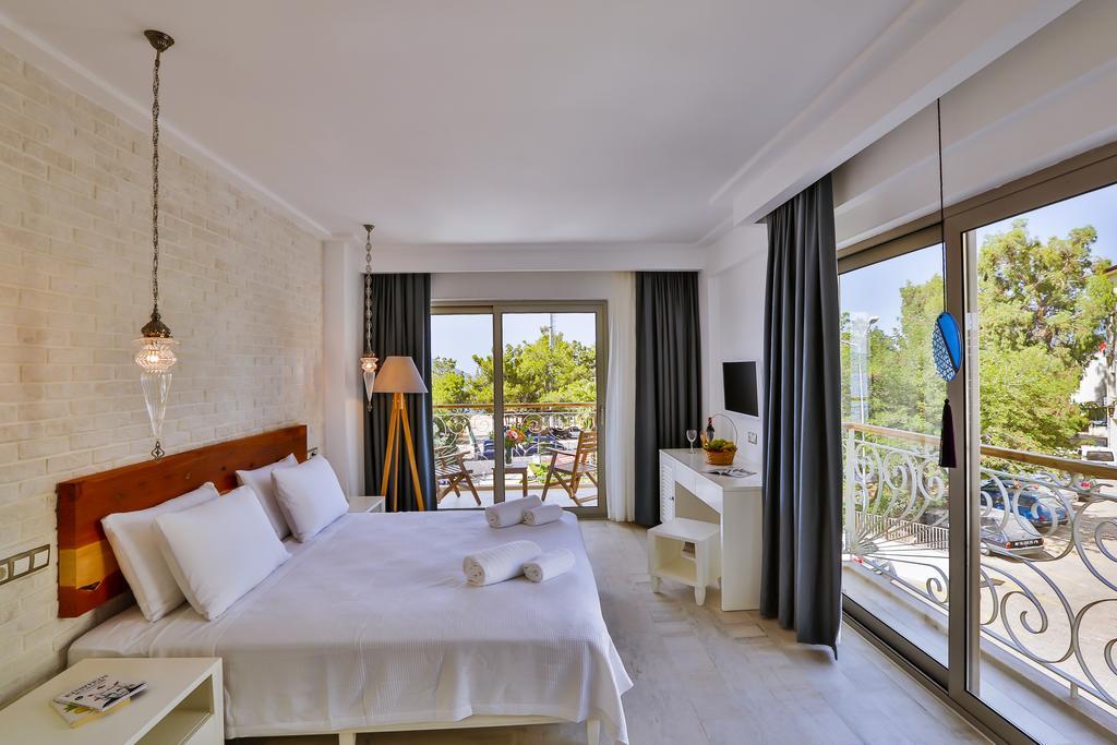 Arnna Hotel Каш Екстериор снимка